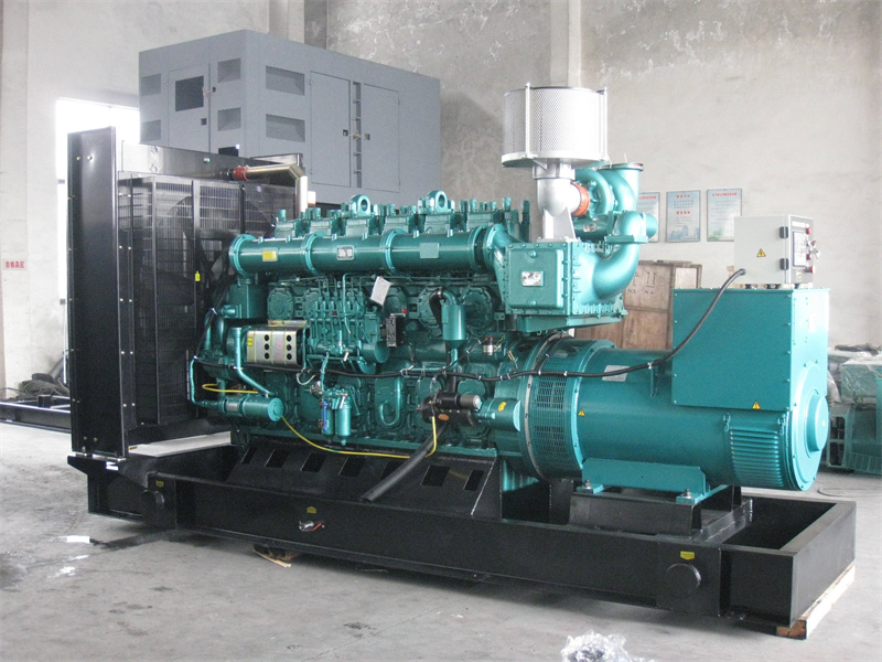 凤城200KW 柴油发电机的油耗是多少?